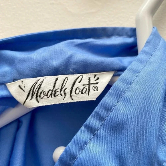 Vintage - Blue Duster with Patio Chair and Table Design - Picture 4 of 6